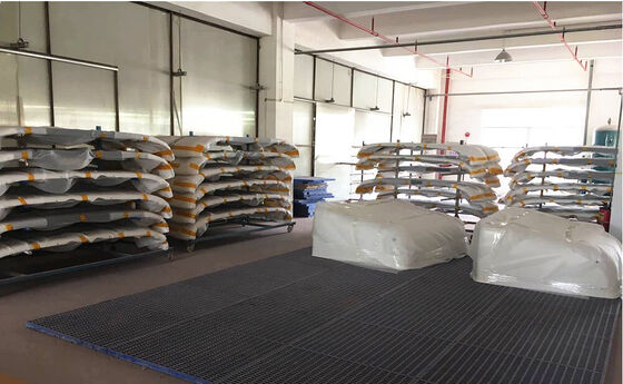 Aangepaste lichtgewicht FRP-carrosserie, ontworpen voor binnenshuis, met een lichte duurzaamheid en kleuropties