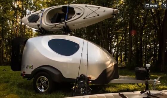 Maatwerk voertuig GVK carrosseriekit - Lichtgewicht motorkap, zijskirts & achterdiffuser shell