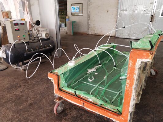 Vorm voor de bocht van de autofender van glasvezel/Aangepaste gecorrigeerde autoshell van glasvezel/vorm voor de buscarrosserie van FRP