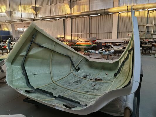 Hoge duurzaamheid Glasvezel Truck Body Panel Lichtgewicht Gemakkelijke installatie Ideaal voor onderhoud en vervanging van het wagenpark