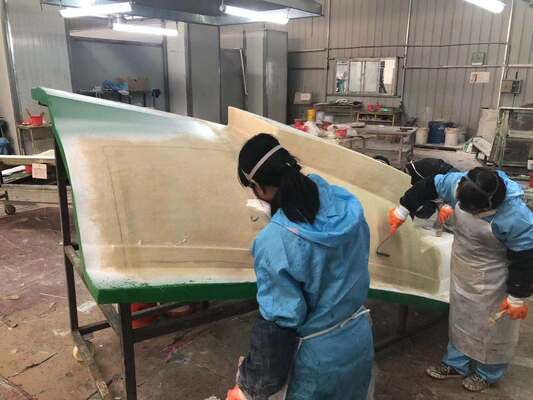 Op maat gemaakte FRP-truckcarrosserie van hoge duurzaamheid, perfect voor gespecialiseerde transportprojecten en veeleisende bedrijfsomstandigheden